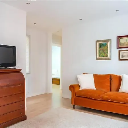 Cosy Areeta Station Arenas Appartement *